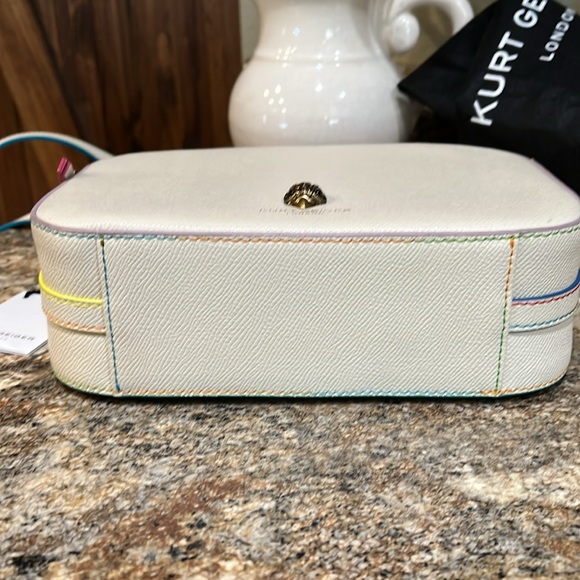 KURT GEIGER NWT Richmond Crossbody Camera Bag In Open White - Picture 6 of 9